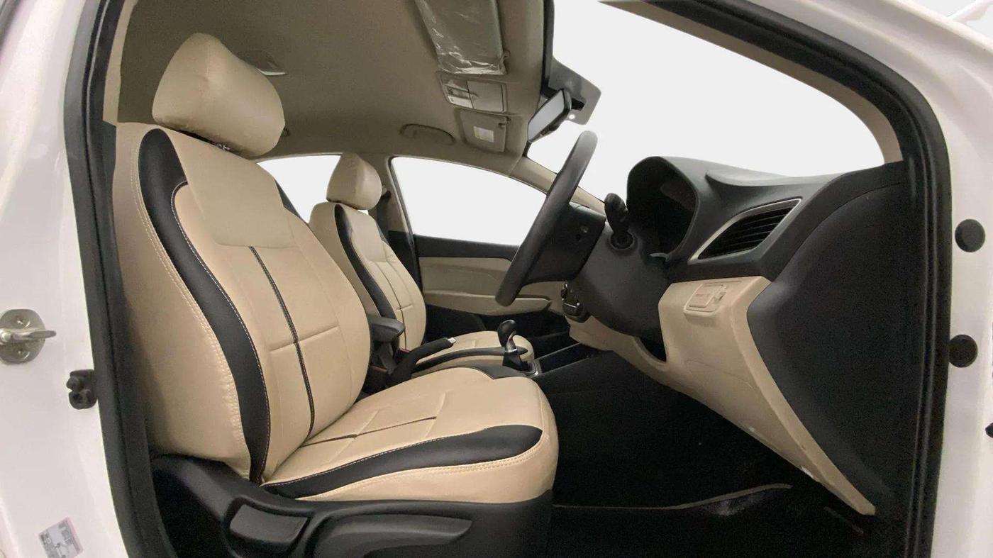2019 Hyundai Verna 1.6 VTVT SX, Petrol, Manual, 33,588 km, Right Side Front Door Cabin