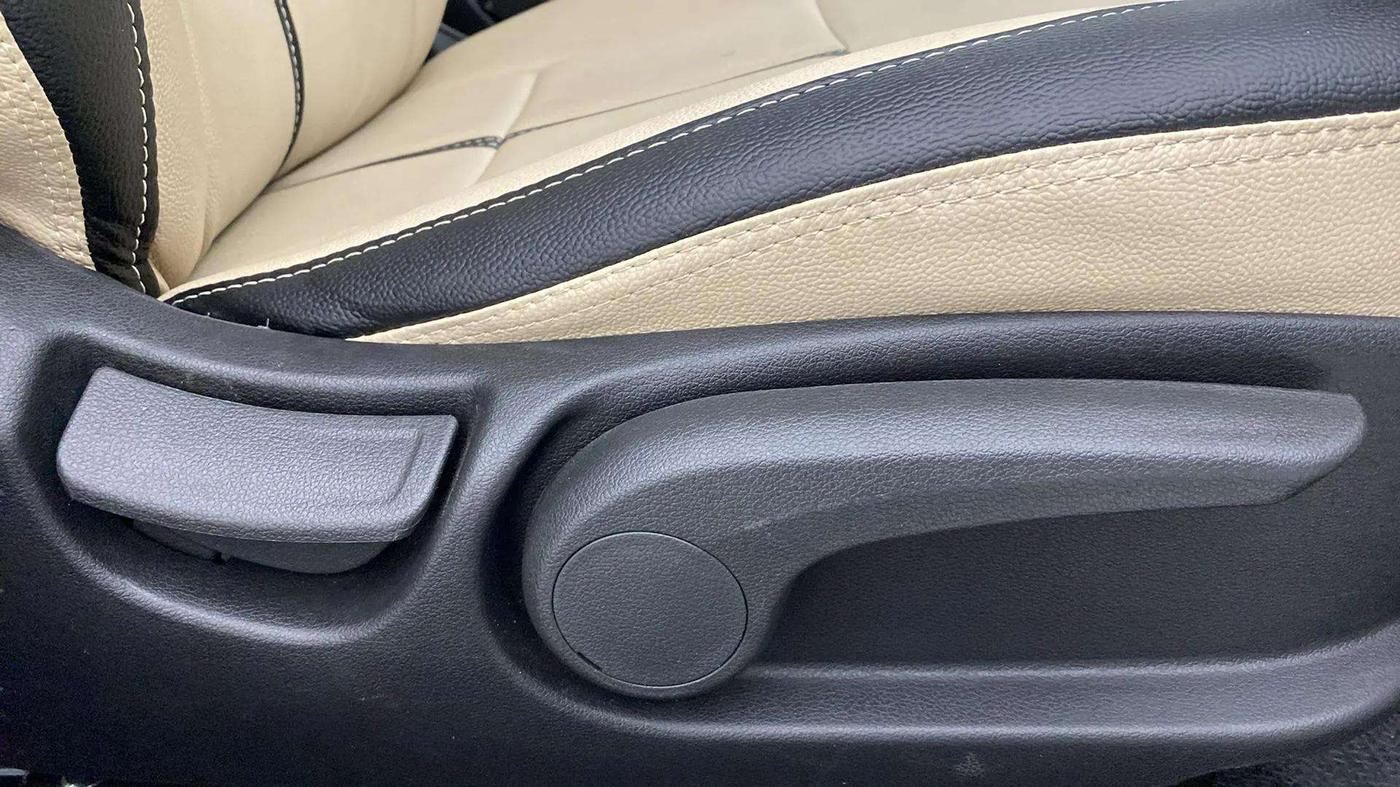 2019 Hyundai Verna 1.6 VTVT SX, Petrol, Manual, 33,588 km, Driver Side Adjustment Panel