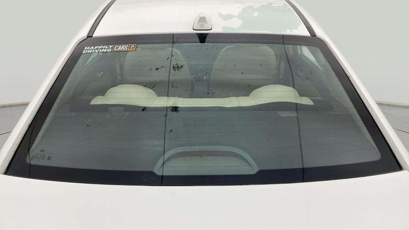 2019 Hyundai Verna 1.6 VTVT SX, Petrol, Manual, 33,588 km, Rear Windshield