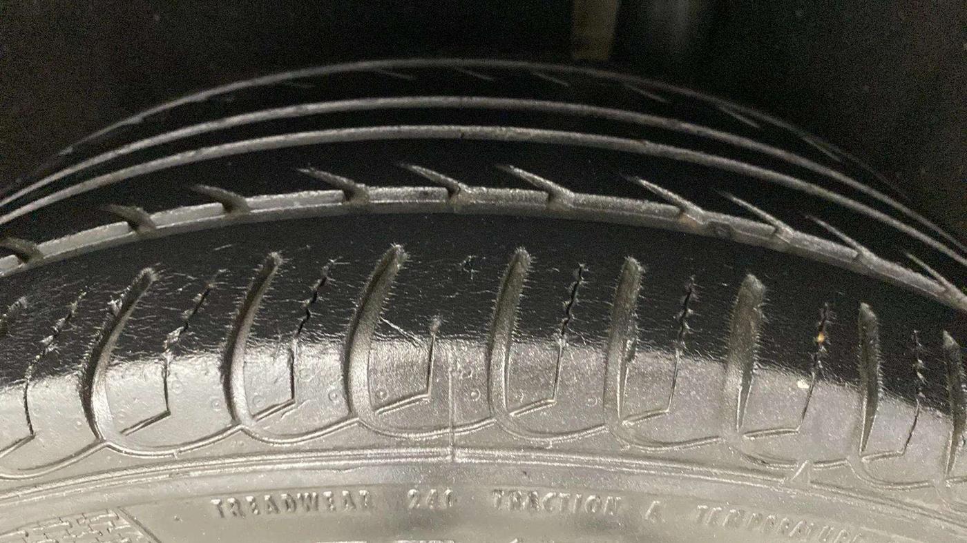 2015 Ford Ecosport TITANIUM 1.5L PETROL AT, Petrol, Automatic, 48,093 km, Left Rear Tyre Tread