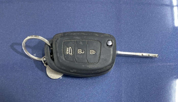 2013 Hyundai i20 MAGNA (O) 1.2, Petrol, Manual, 23,118 km, Key Close Up