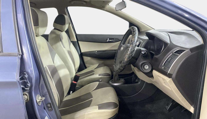 2013 Hyundai i20 MAGNA (O) 1.2, Petrol, Manual, 23,118 km, Right Side Front Door Cabin