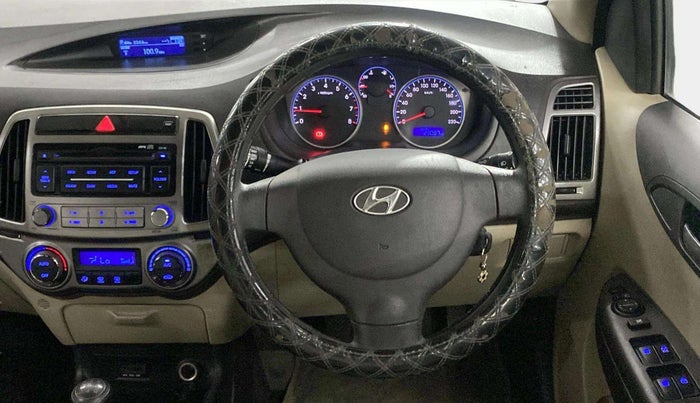 2013 Hyundai i20 MAGNA (O) 1.2, Petrol, Manual, 23,118 km, Steering Wheel Close Up
