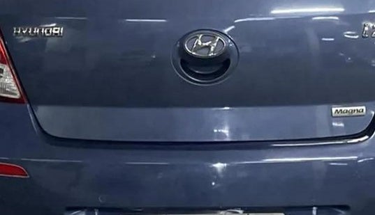 2013 Hyundai i20 MAGNA (O) 1.2, Petrol, Manual, 23,118 km, Dicky (Boot door) - Paint has minor damage