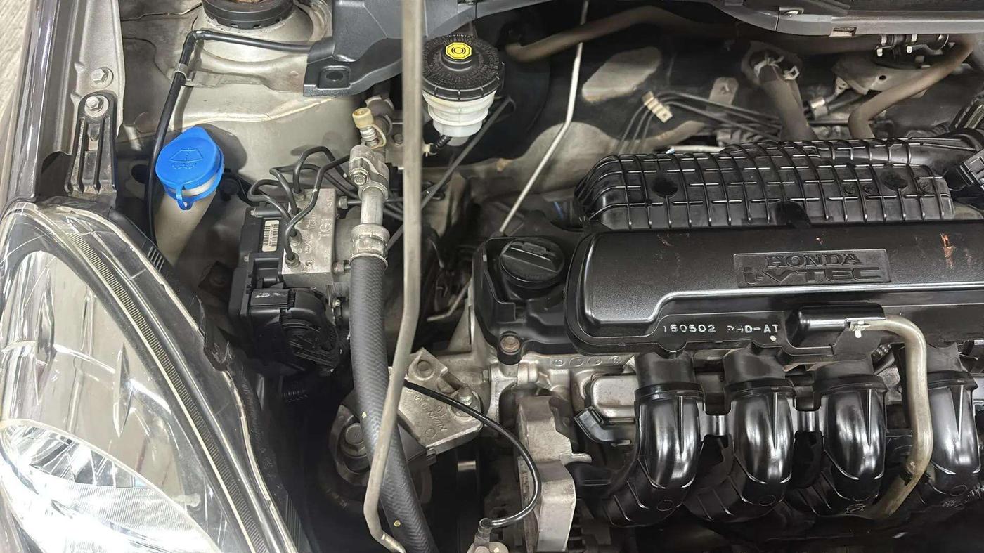 2015 Honda Brio VX AT, Petrol, Automatic, 27,849 km, Engine View - Right