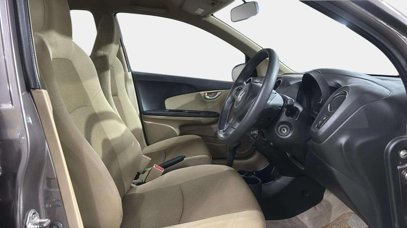 2015 Honda Brio VX AT, Petrol, Automatic, 27,849 km, Right Side Front Door Cabin
