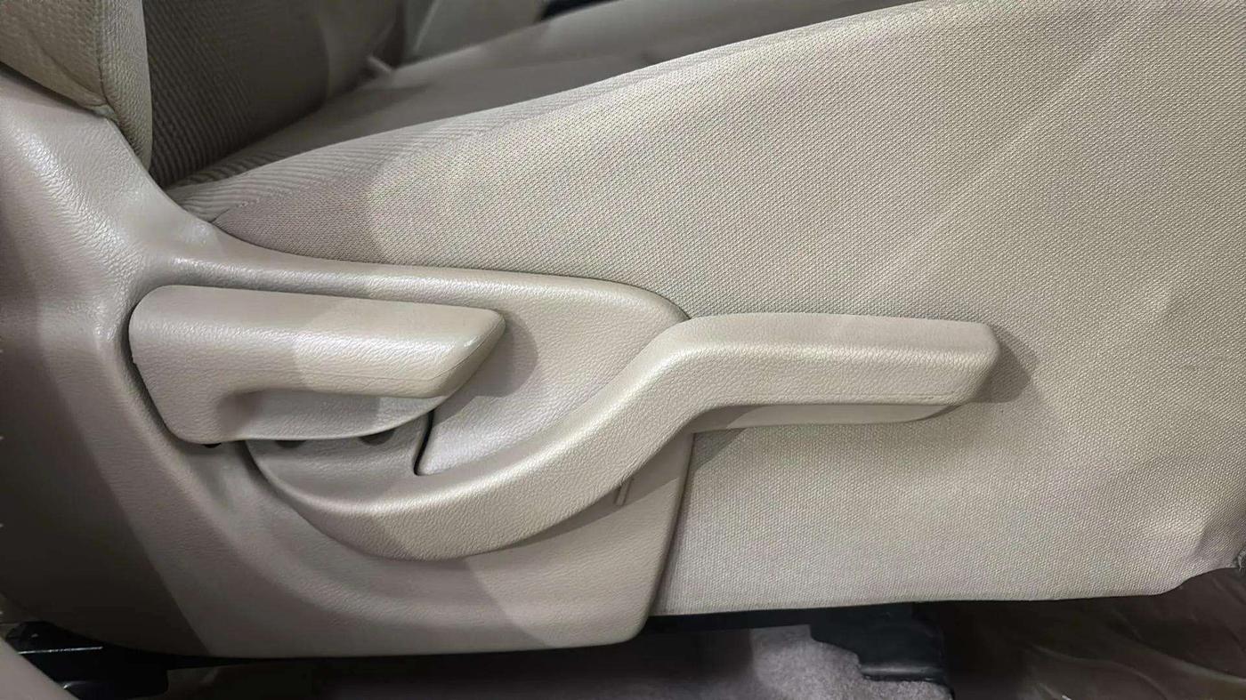 2015 Honda Brio VX AT, Petrol, Automatic, 27,849 km, Driver Side Adjustment Panel