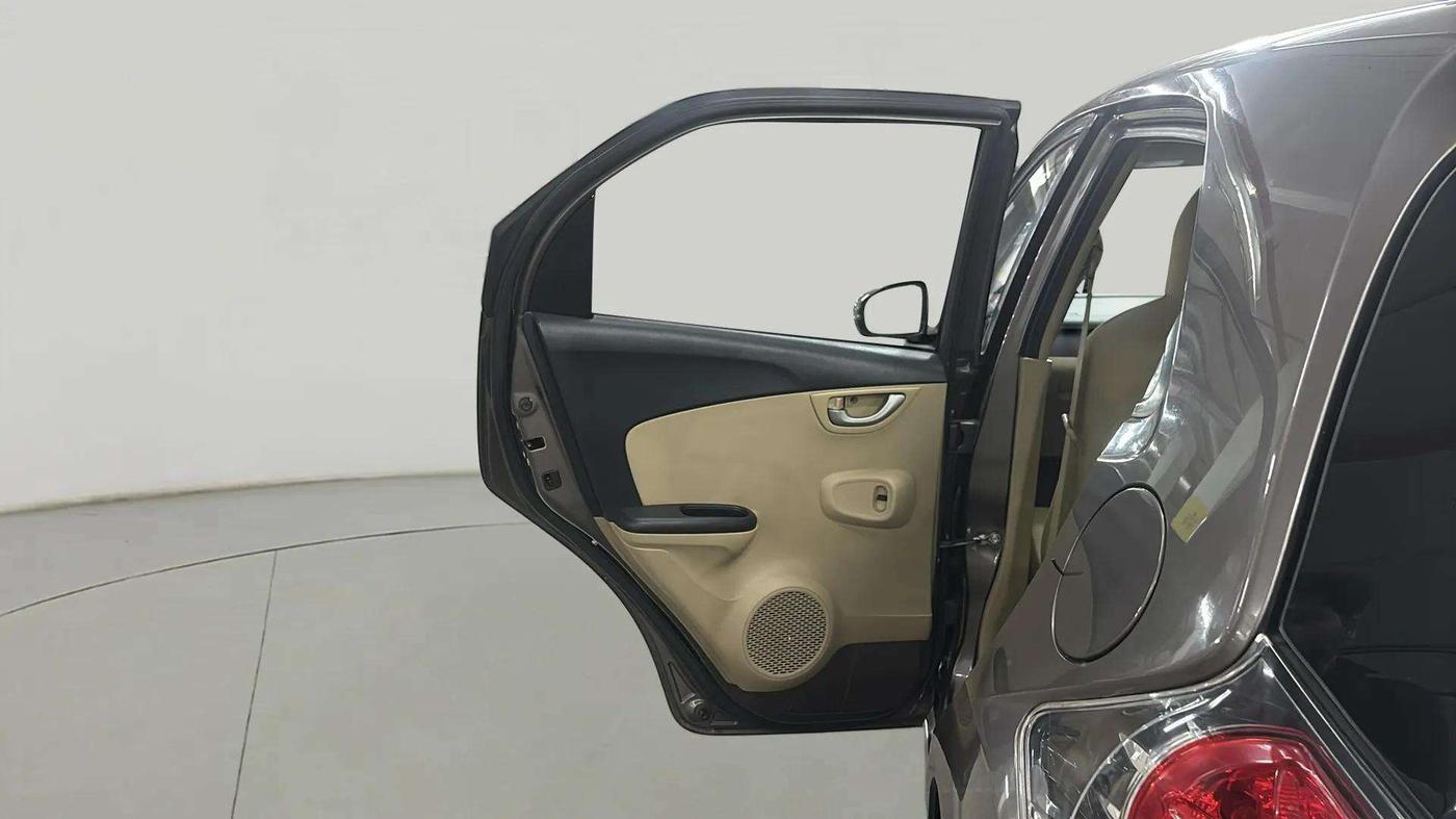 2015 Honda Brio VX AT, Petrol, Automatic, 27,849 km, LHS Rear Door