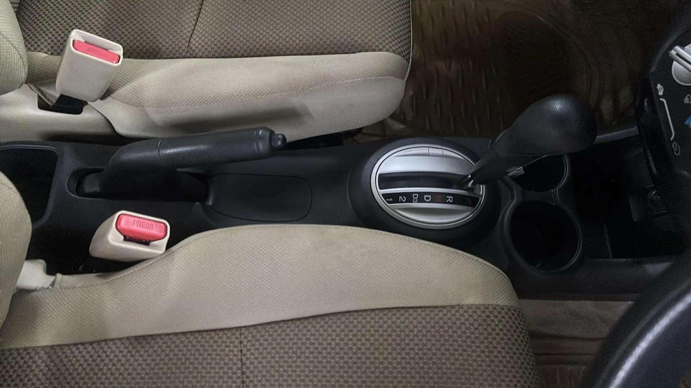 2015 Honda Brio VX AT, Petrol, Automatic, 27,849 km, Gear Lever