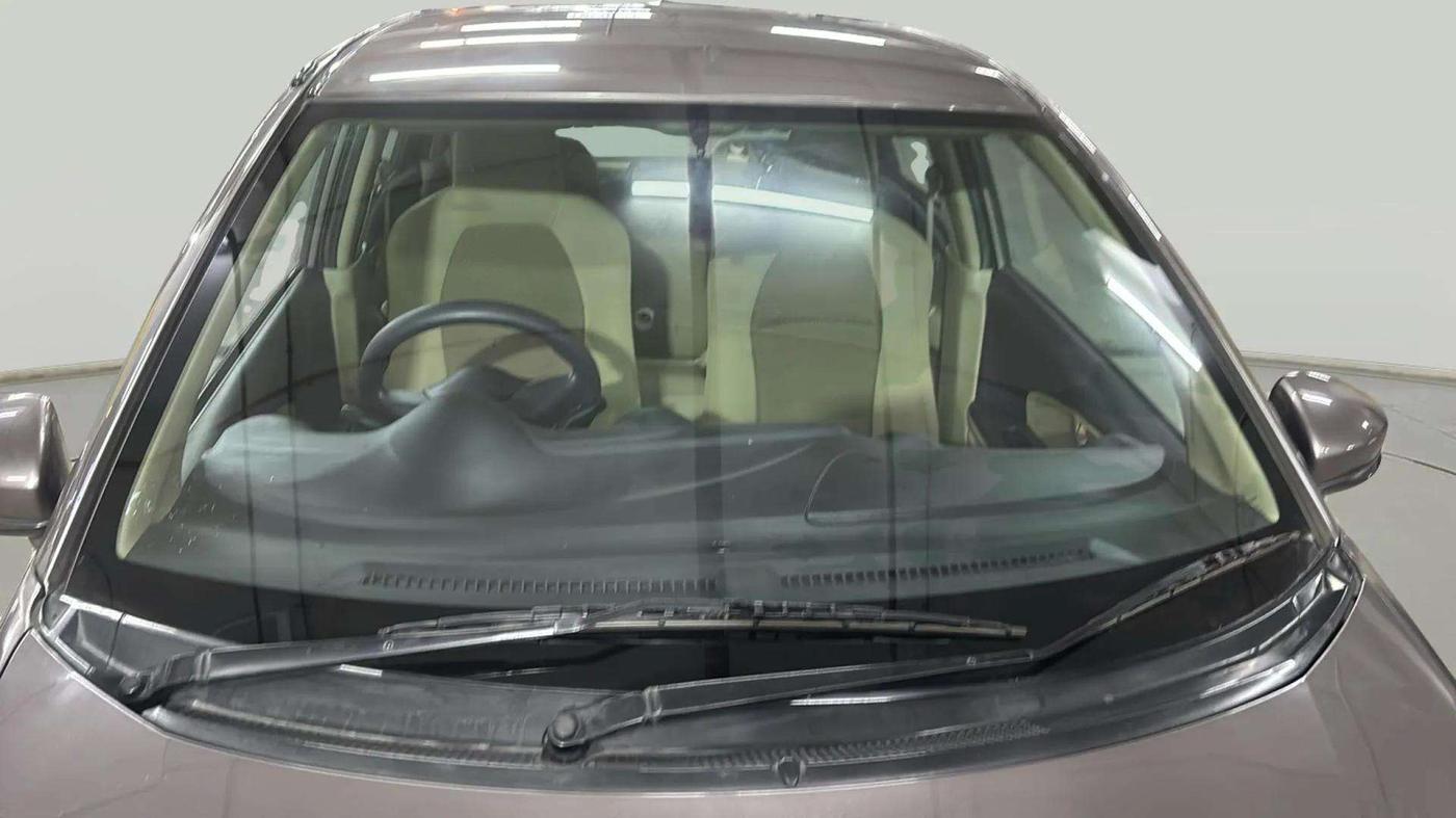 2015 Honda Brio VX AT, Petrol, Automatic, 27,849 km, Front Windshield