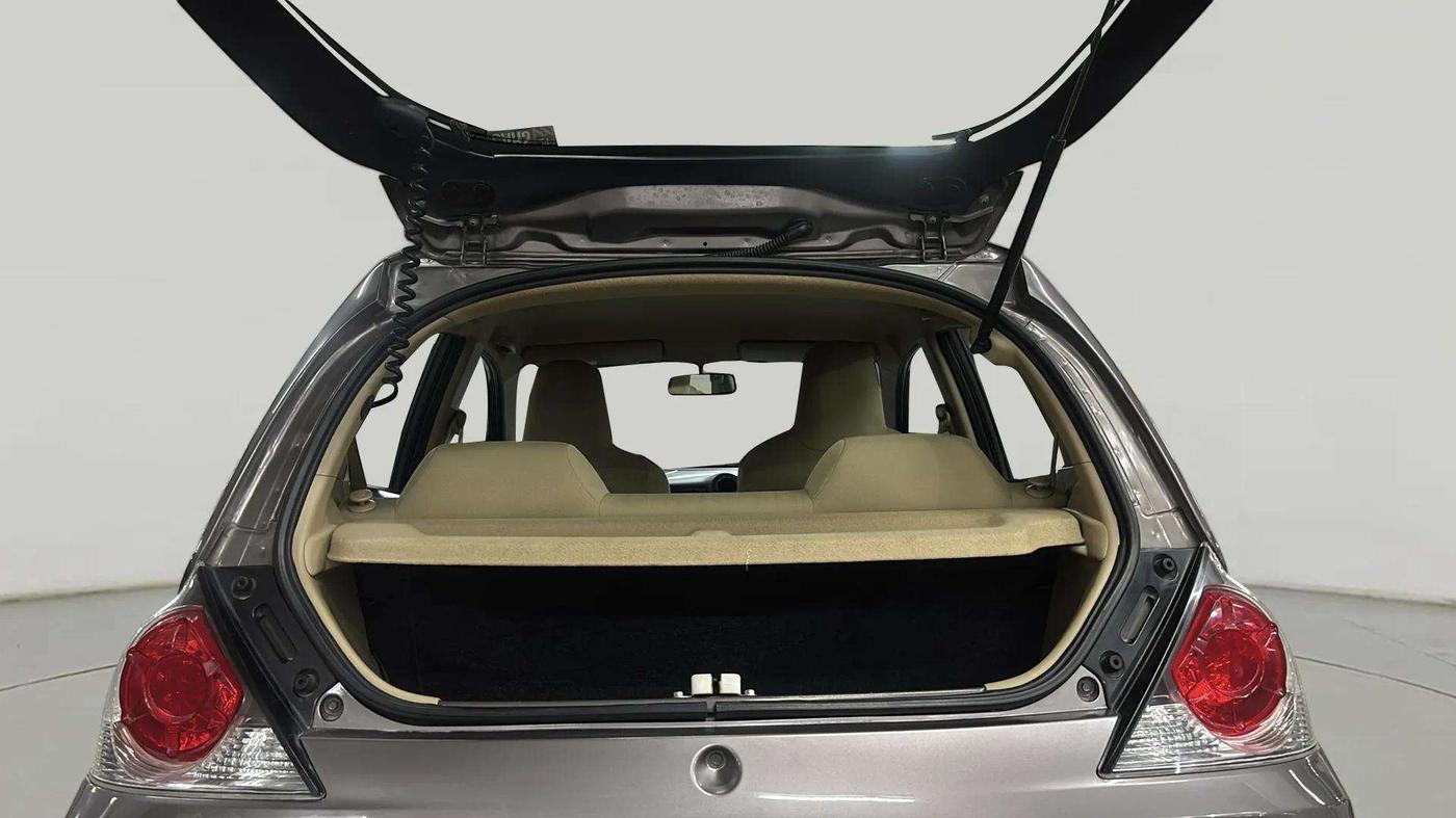 2015 Honda Brio VX AT, Petrol, Automatic, 27,849 km, Boot Open Zoomed View