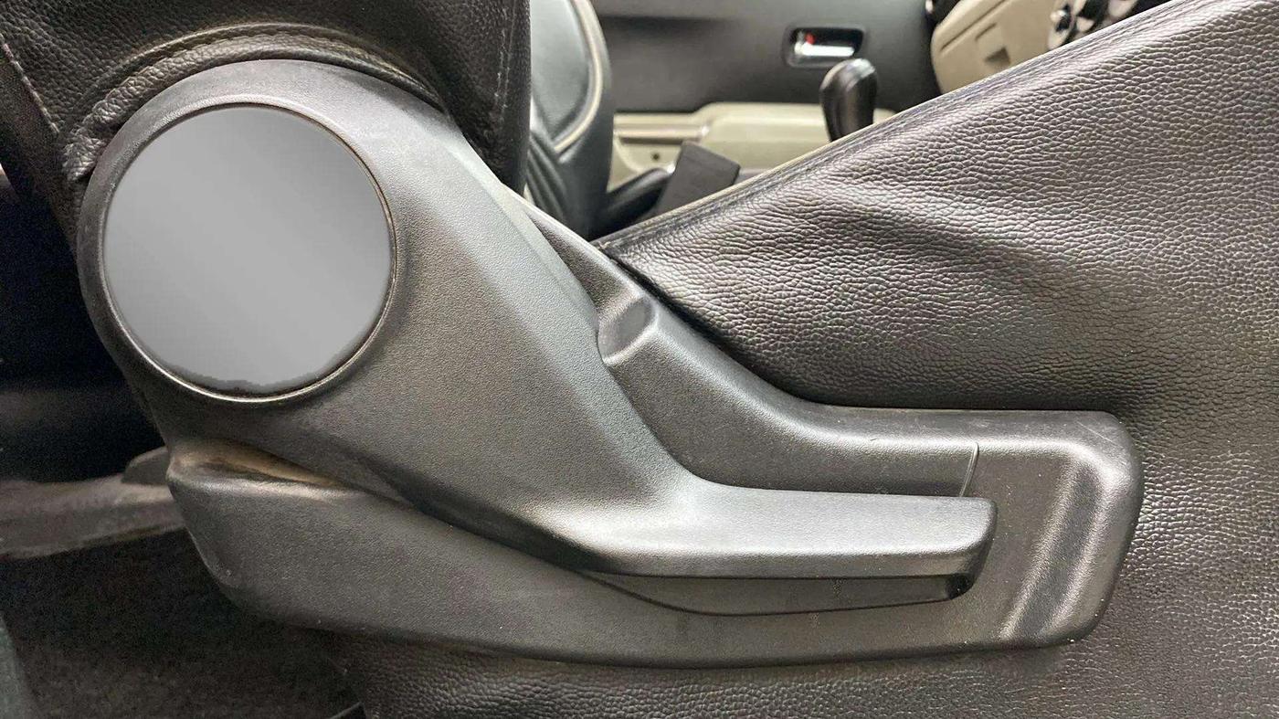 2019 Maruti IGNIS DELTA 1.2, Petrol, Manual, 73,091 km, Driver Side Adjustment Panel