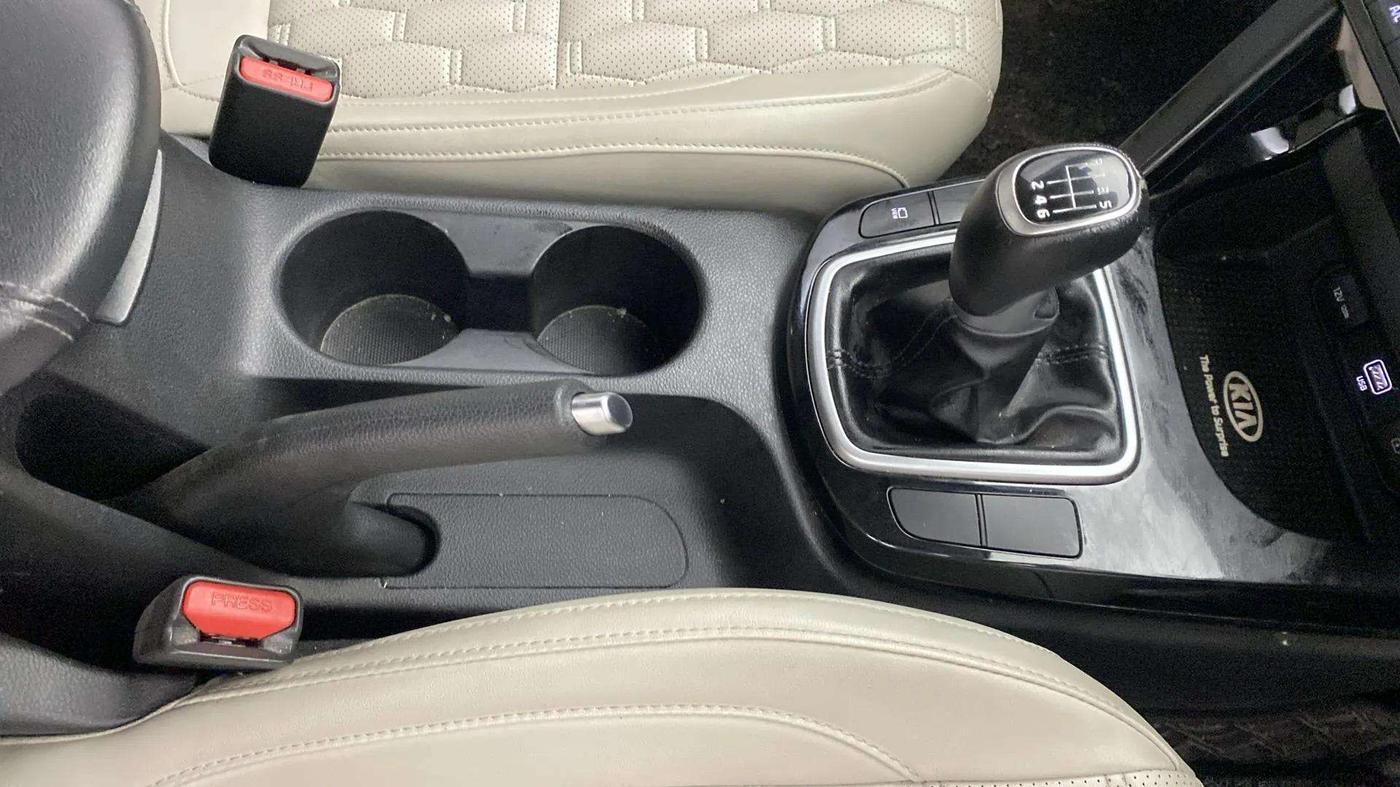 2020 KIA SELTOS HTX 1.5 PETROL, Petrol, Manual, 31,947 km, Gear Lever