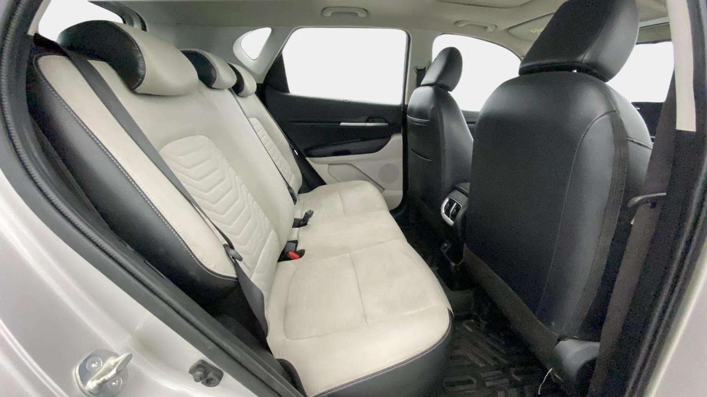 2023 KIA SONET HTX ANNIVERSARY EDITION 1.0 IMT, Petrol, Manual, 10,709 km, Right Side Rear Door Cabin