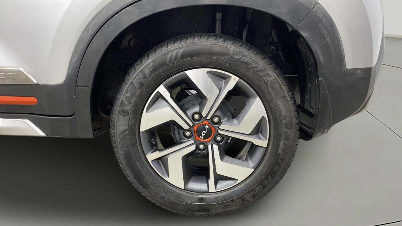 2023 KIA SONET HTX ANNIVERSARY EDITION 1.0 IMT, Petrol, Manual, 10,709 km, Left Rear Wheel