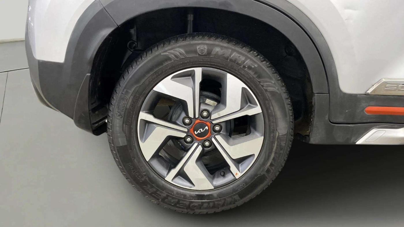 2023 KIA SONET HTX ANNIVERSARY EDITION 1.0 IMT, Petrol, Manual, 10,709 km, Right Rear Wheel