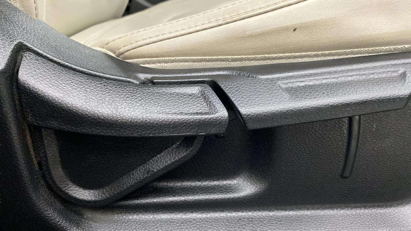 2019 KIA SELTOS HTX 1.5 PETROL, Petrol, Manual, 49,528 km, Driver Side Adjustment Panel