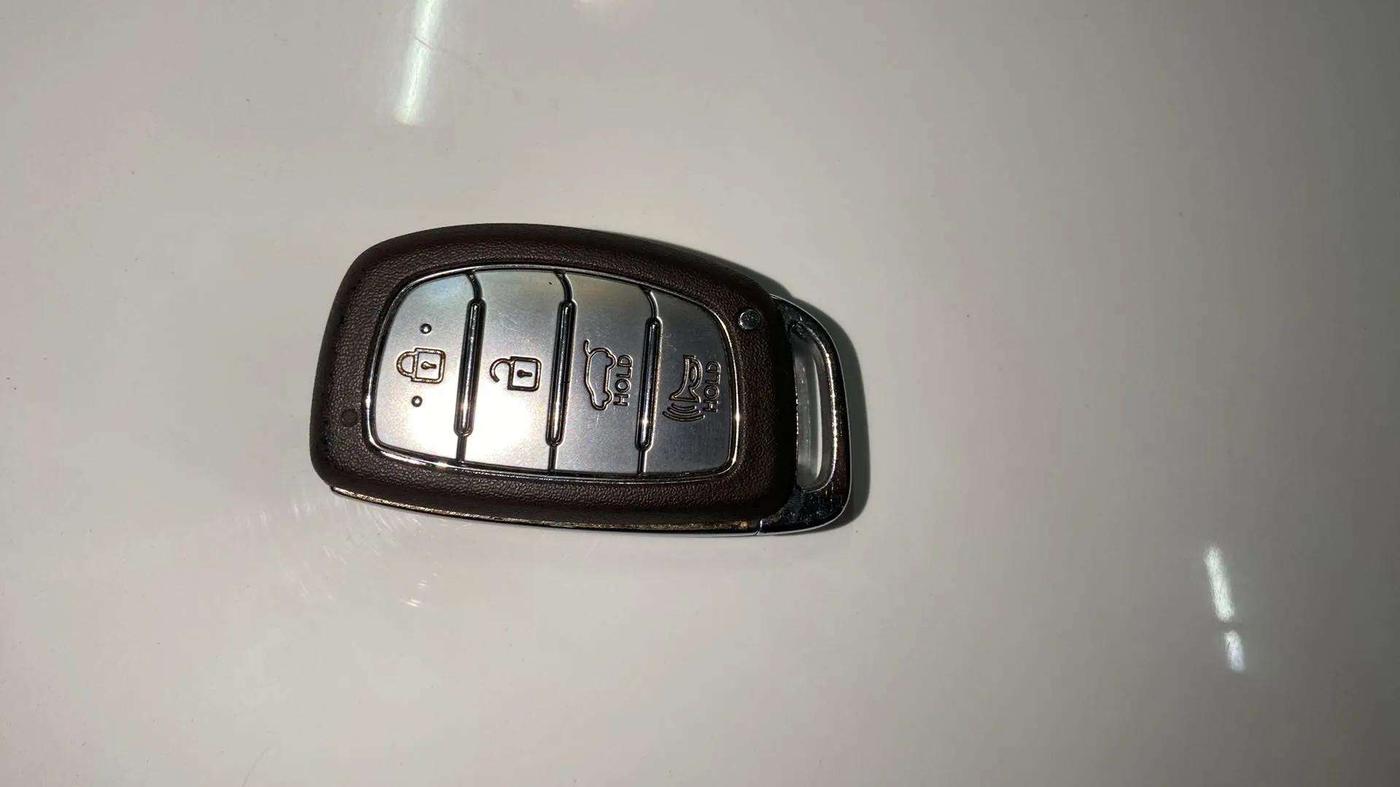 2021 Hyundai NEW I20 ASTA (O) 1.2 MT, Petrol, Manual, 72,190 km, Key Close Up