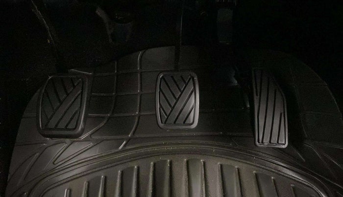 2018 Maruti Baleno DELTA PETROL 1.2, Petrol, Manual, 69,761 km, Pedals