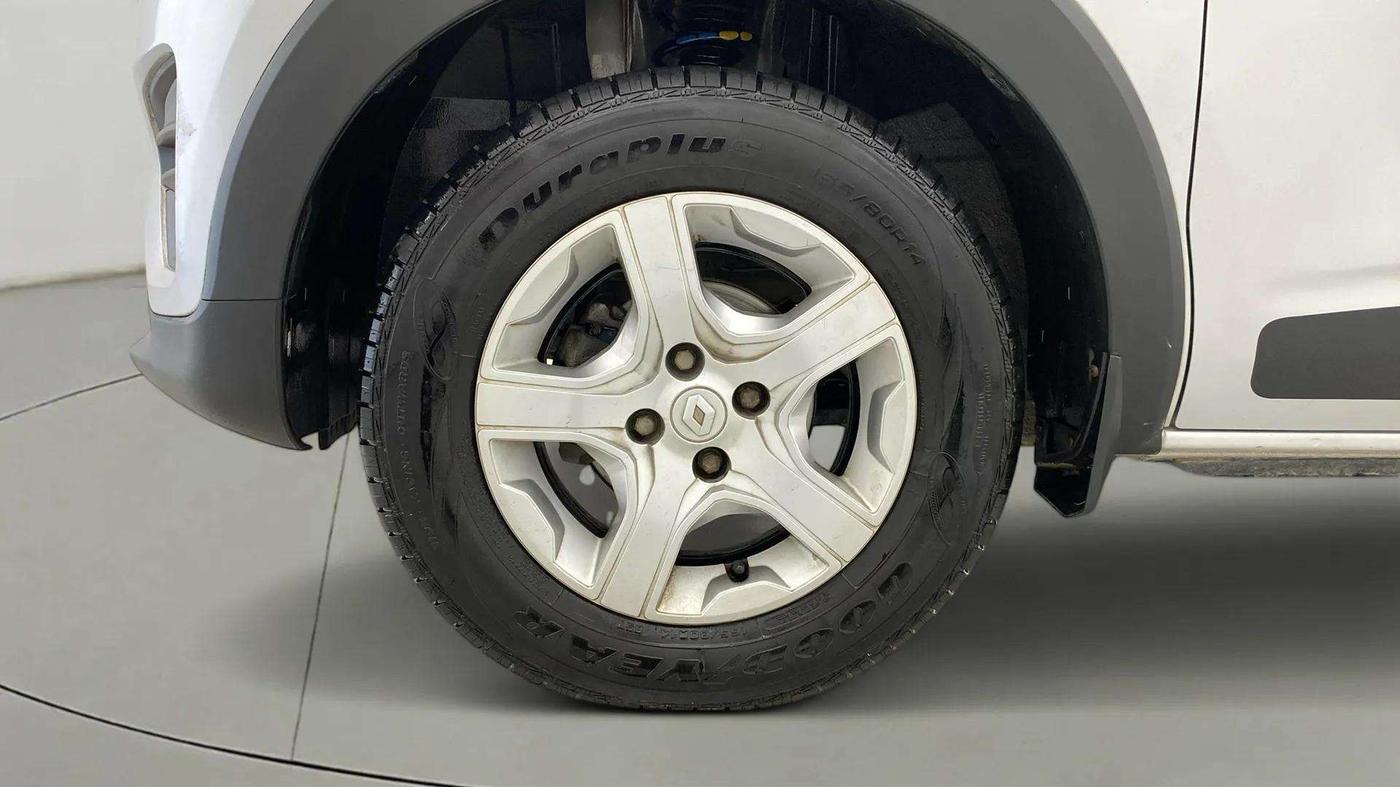 2019 Renault TRIBER RXZ, Petrol, Manual, 69,739 km, Left Front Wheel