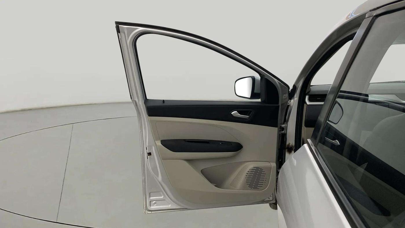 2019 Renault TRIBER RXZ, Petrol, Manual, 69,739 km, LHS Front Door