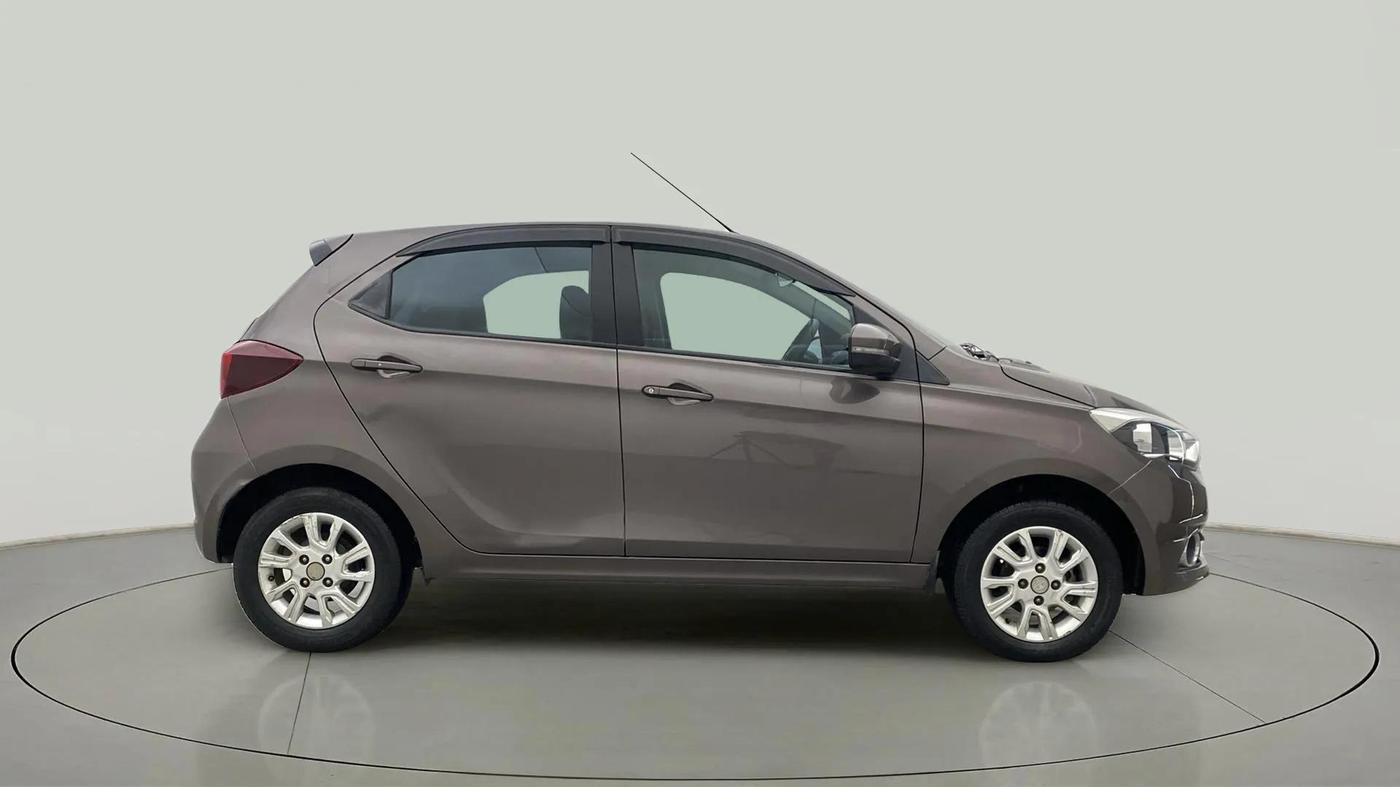 2017 Tata Tiago XZ PETROL, Petrol, Manual, 74,028 km, Right Side View