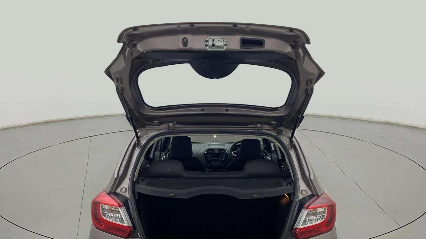 2017 Tata Tiago XZ PETROL, Petrol, Manual, 74,028 km, Boot Door Open