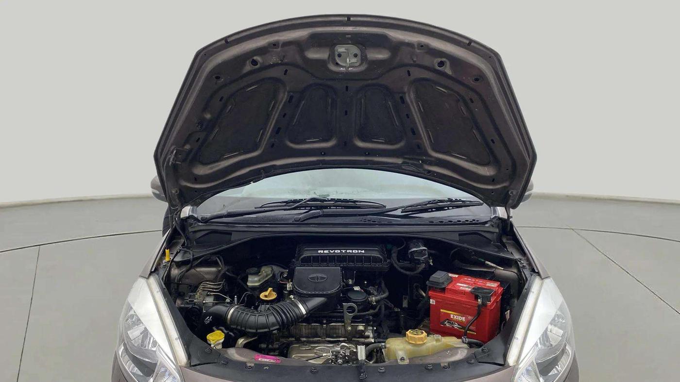 2017 Tata Tiago XZ PETROL, Petrol, Manual, 74,028 km, Open Bonet
