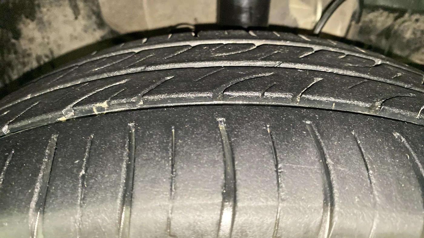 2017 Tata Tiago XZ PETROL, Petrol, Manual, 74,028 km, Right Front Tyre Tread