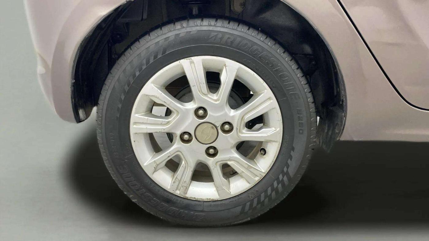 2017 Tata Tiago XZ PETROL, Petrol, Manual, 74,028 km, Right Rear Wheel