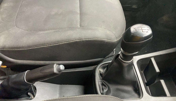 2019 Renault Kwid RXL, Petrol, Manual, 30,863 km, Gear Lever
