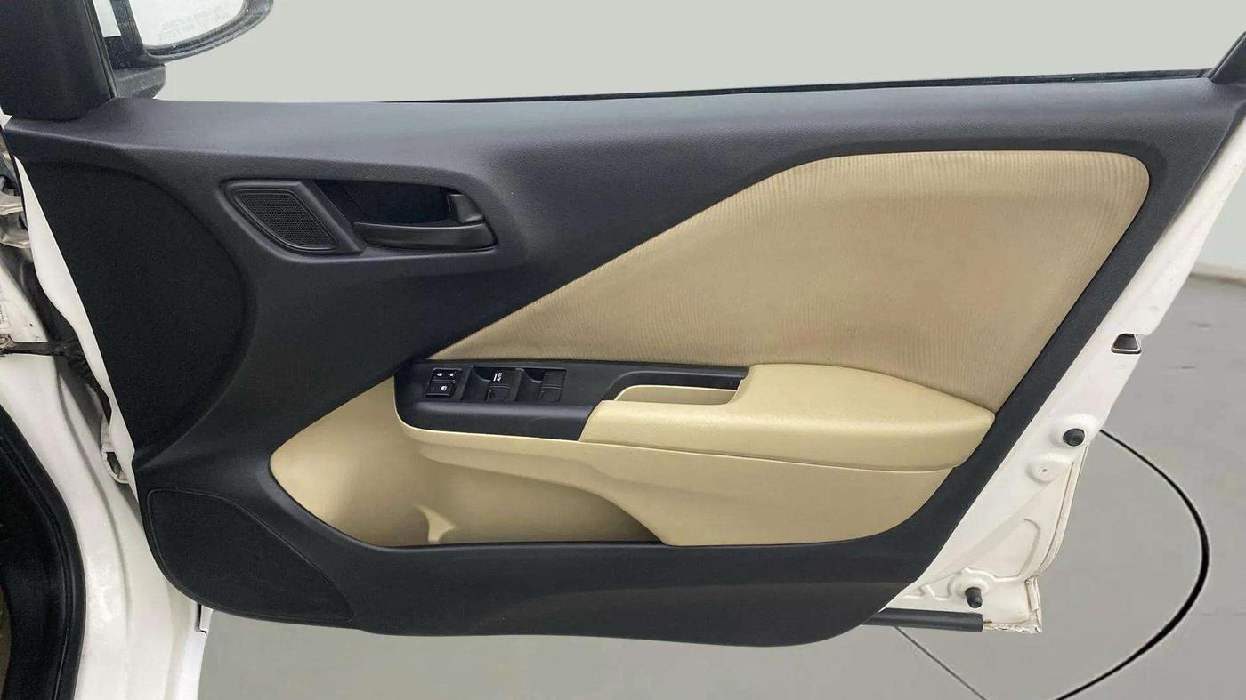 2015 Honda City 1.5L I-VTEC SV CVT, Petrol, Automatic, 84,436 km, Driver Side Door Panels Control