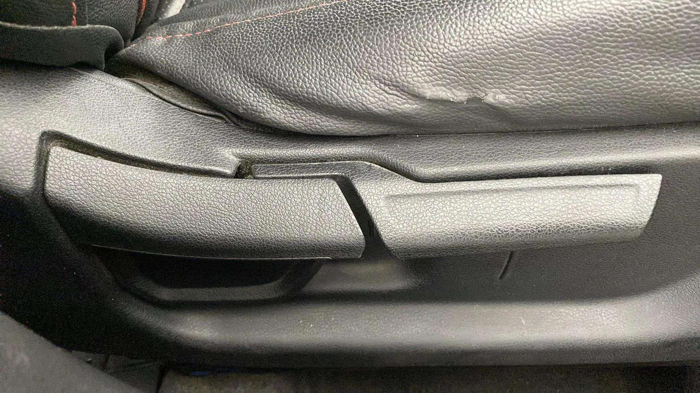 2022 Hyundai NEW I20 SPORTZ 1.2 MT, Petrol, Manual, 31,421 km, Driver Side Adjustment Panel
