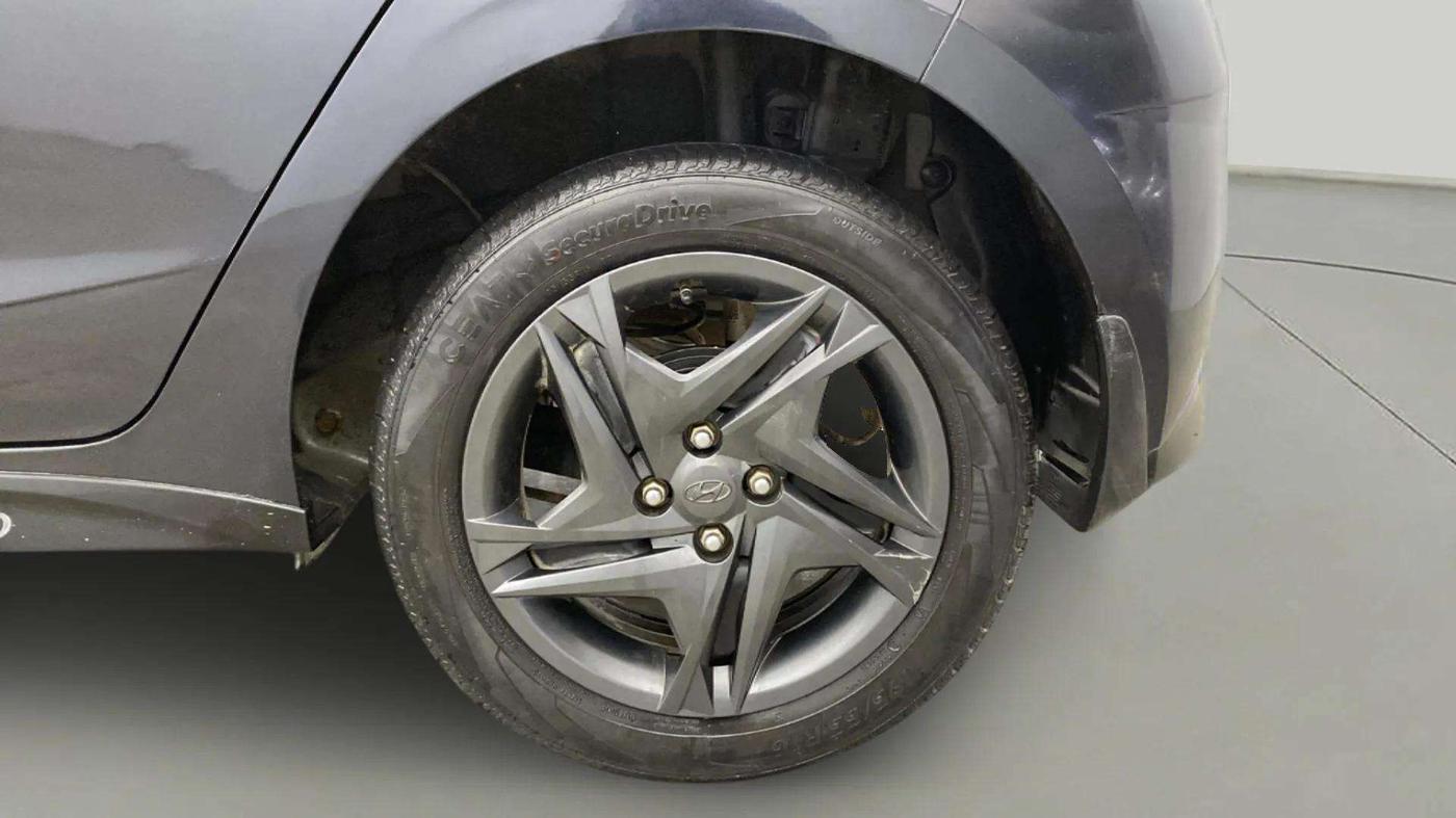 2022 Hyundai NEW I20 SPORTZ 1.2 MT, Petrol, Manual, 31,421 km, Left Rear Wheel