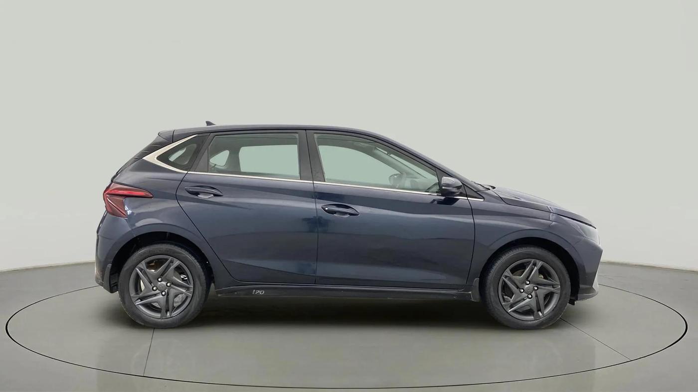 2022 Hyundai NEW I20 SPORTZ 1.2 MT, Petrol, Manual, 31,421 km, Right Side View