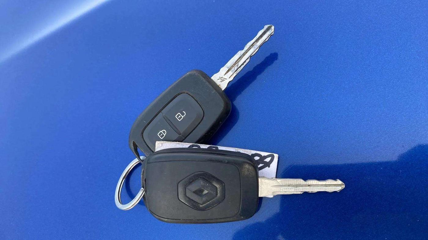 2021 Renault TRIBER RXL MT, Petrol, Manual, 44,094 km, Key Close Up