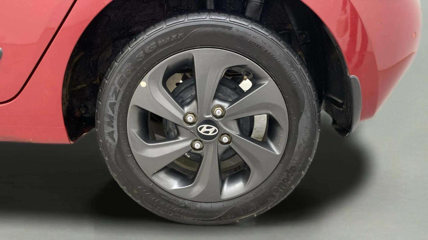 2019 Hyundai Grand i10 SPORTZ 1.2 KAPPA VTVT DUAL TONE, Petrol, Manual, 26,535 km, Left Rear Wheel