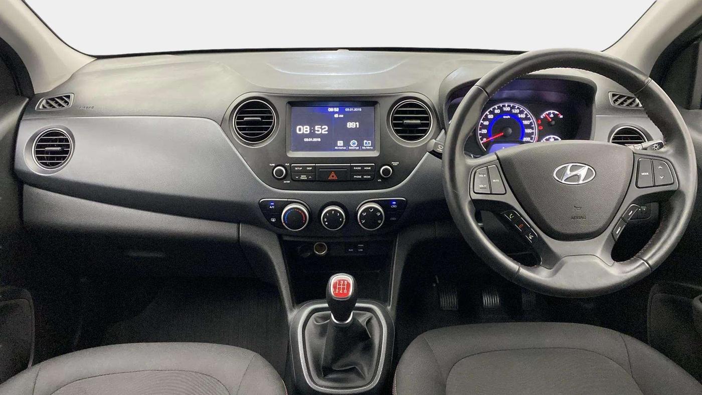 2019 Hyundai Grand i10 SPORTZ 1.2 KAPPA VTVT DUAL TONE, Petrol, Manual, 26,535 km, Dashboard