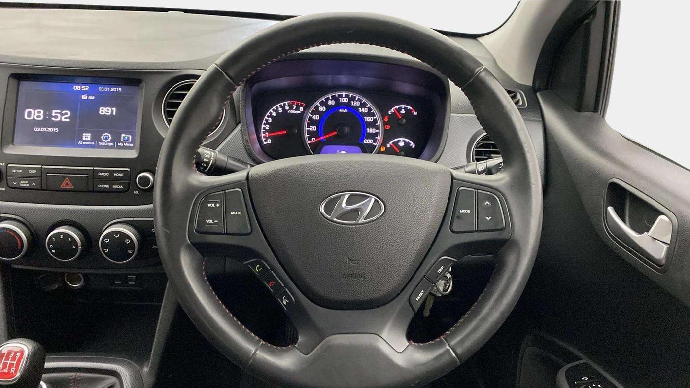 2019 Hyundai Grand i10 SPORTZ 1.2 KAPPA VTVT DUAL TONE, Petrol, Manual, 26,535 km, Steering Wheel Close Up