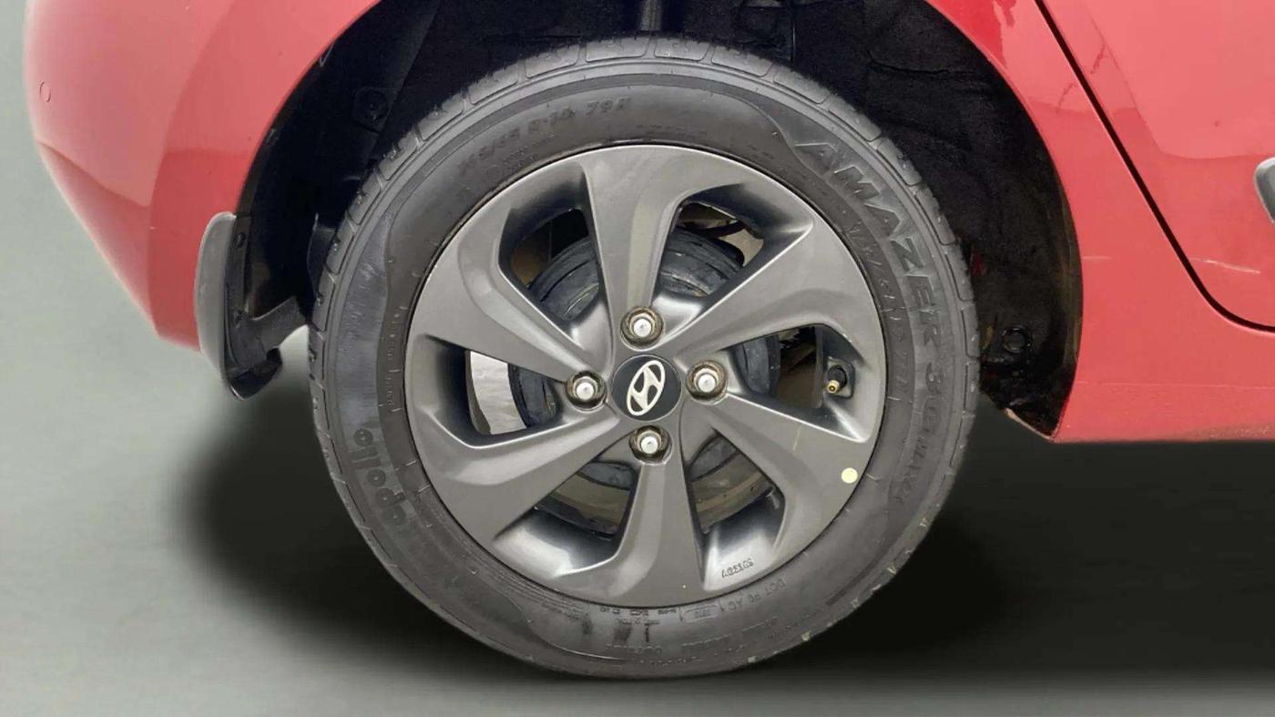 2019 Hyundai Grand i10 SPORTZ 1.2 KAPPA VTVT DUAL TONE, Petrol, Manual, 26,535 km, Right Rear Wheel