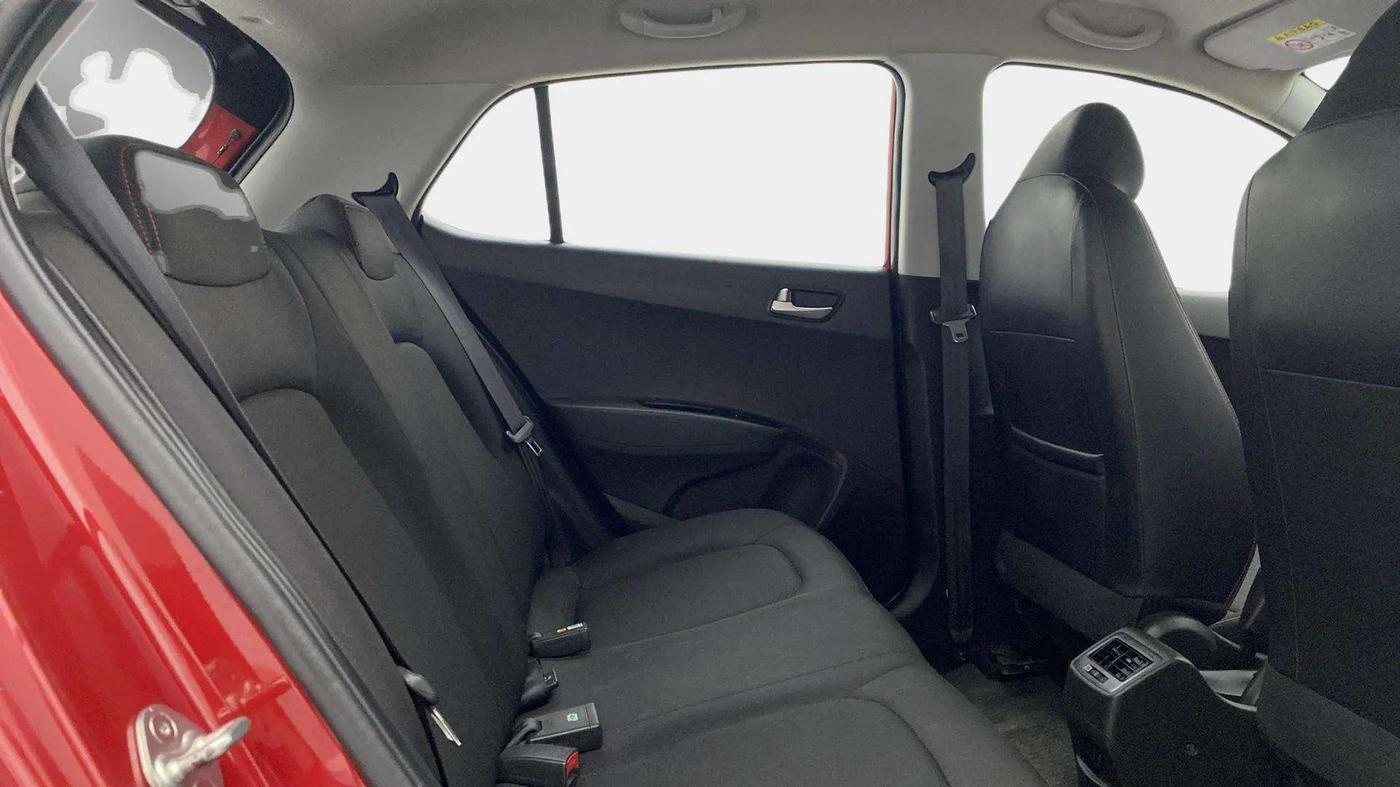 2019 Hyundai Grand i10 SPORTZ 1.2 KAPPA VTVT DUAL TONE, Petrol, Manual, 26,535 km, Right Side Rear Door Cabin