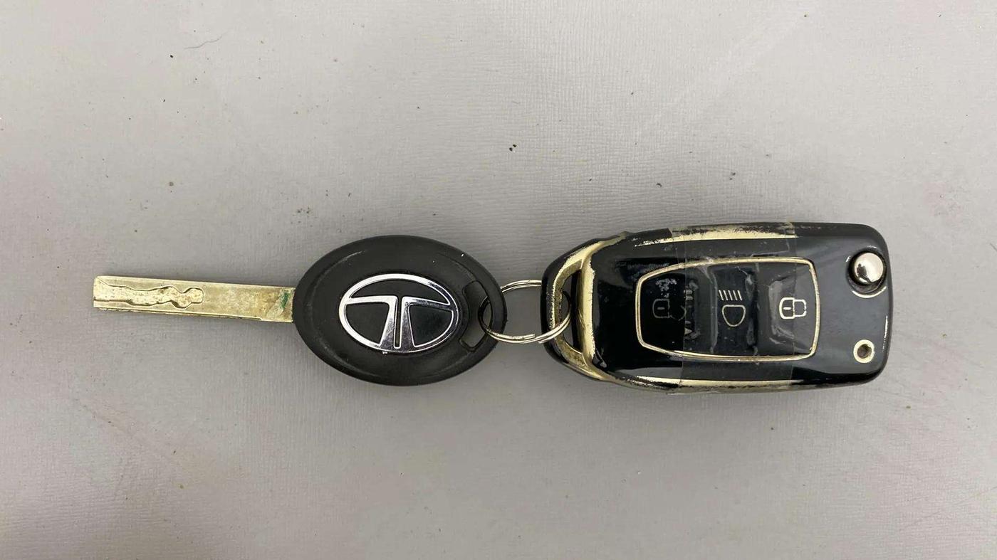 2019 Tata Tiago XZA PLUS PETROL, Petrol, Automatic, 24,820 km, Key Close Up