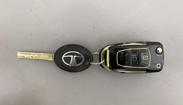 2019 Tata Tiago XZA PLUS PETROL, Petrol, Automatic, 24,820 km, Key Close Up