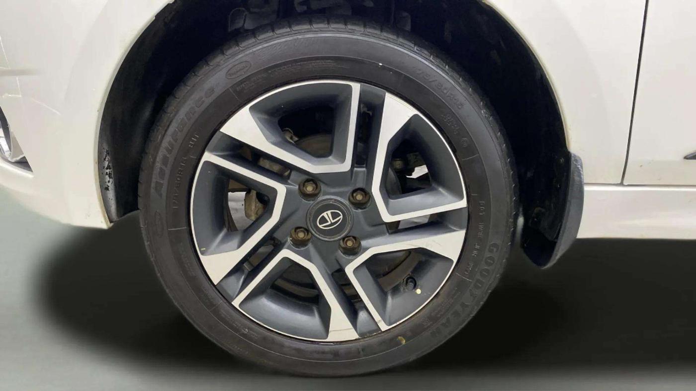 2019 Tata Tiago XZA PLUS PETROL, Petrol, Automatic, 24,820 km, Left Front Wheel