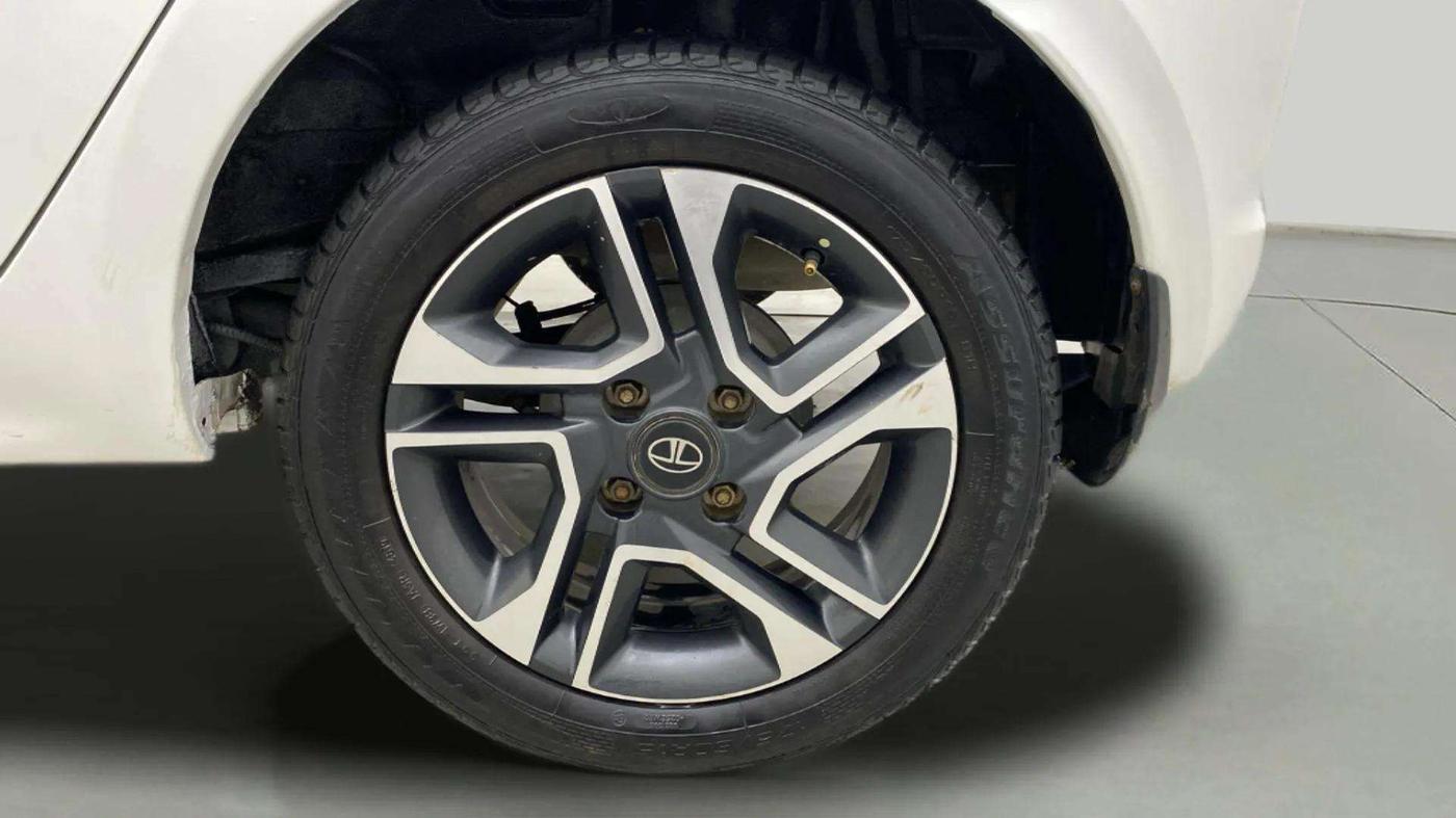 2019 Tata Tiago XZA PLUS PETROL, Petrol, Automatic, 24,820 km, Left Rear Wheel
