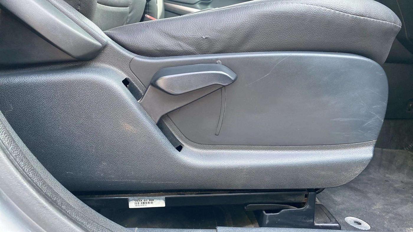 2019 Ford Ecosport TITANIUM 1.5L DIESEL, Diesel, Manual, 69,364 km, Driver Side Adjustment Panel