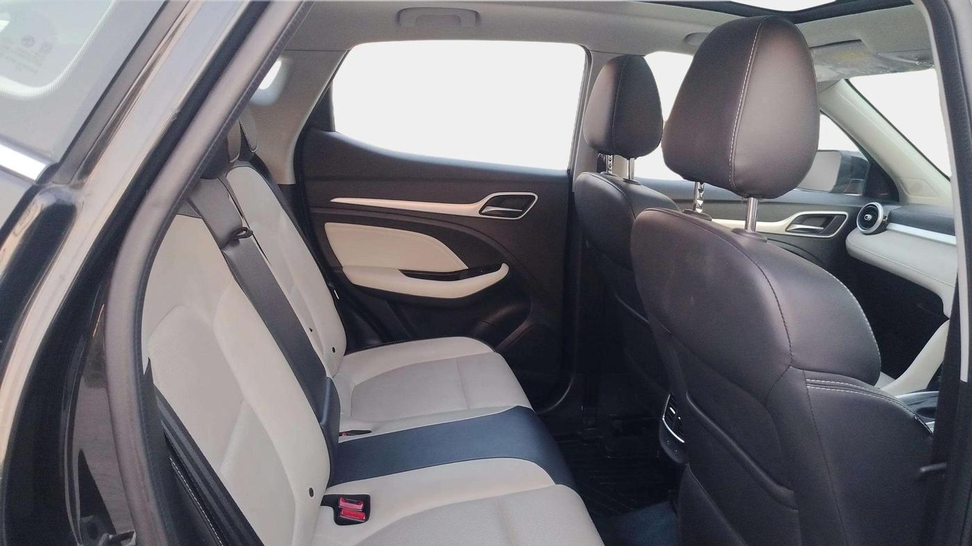 2022 MG ASTOR SHARP 1.5 CVT, Petrol, Automatic, 28,350 km, Right Side Rear Door Cabin