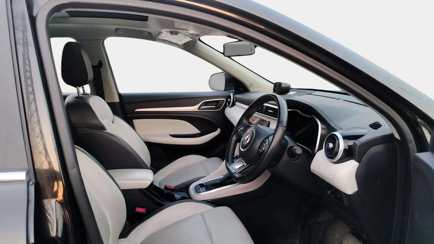 2022 MG ASTOR SHARP 1.5 CVT, Petrol, Automatic, 28,350 km, Right Side Front Door Cabin