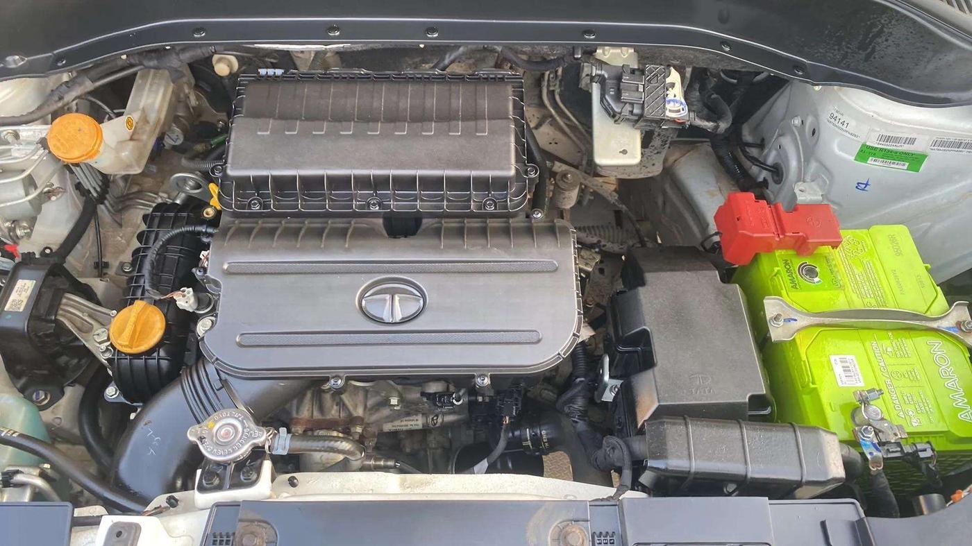 2022 Tata PUNCH ADVENTURE MT, Petrol, Manual, 30,257 km, Open Bonet