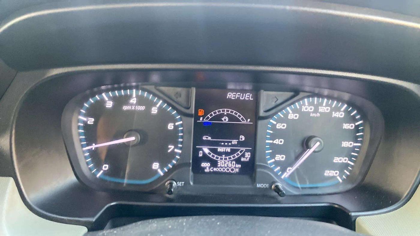 2022 Tata PUNCH ADVENTURE MT, Petrol, Manual, 30,257 km, Odometer Image